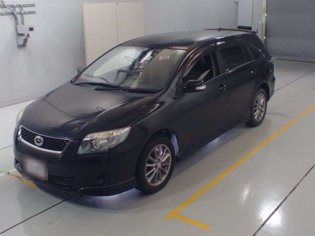 90343 Toyota Corolla fielder NZE141G 2011 г. (CAA Chubu)